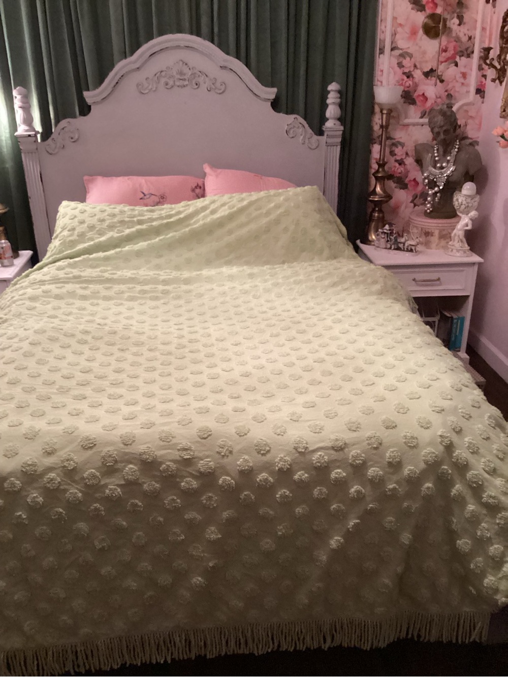 Vtg Sage Green Chenille Throw with Pom Dot Texture. Fringe edges.